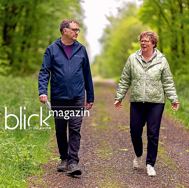 Am Essigberg bei Kassel: Bischöfin Dr. Beate Hofmann beim Wald-Interview mit blick-Redakteur Olaf Dellit