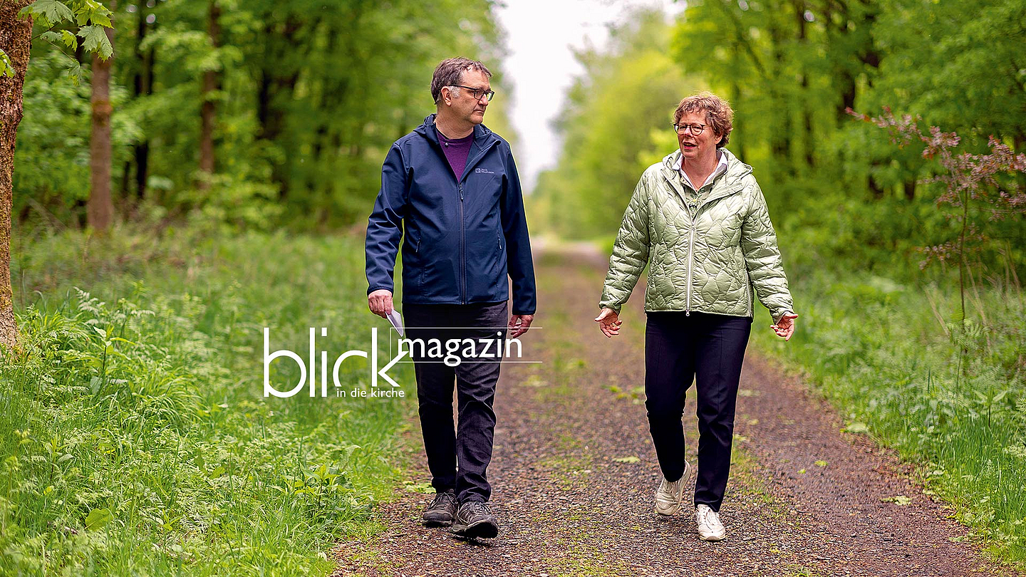 Am Essigberg bei Kassel: Bischöfin Dr. Beate Hofmann beim Wald-Interview mit blick-Redakteur Olaf Dellit