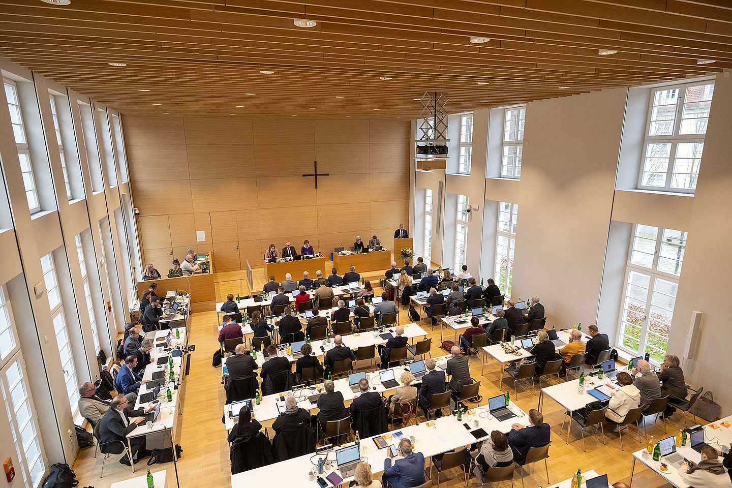 Blick in den Synodalsaal der Evangelischen Tagungsstätte im nordhessischen Hofgeismar