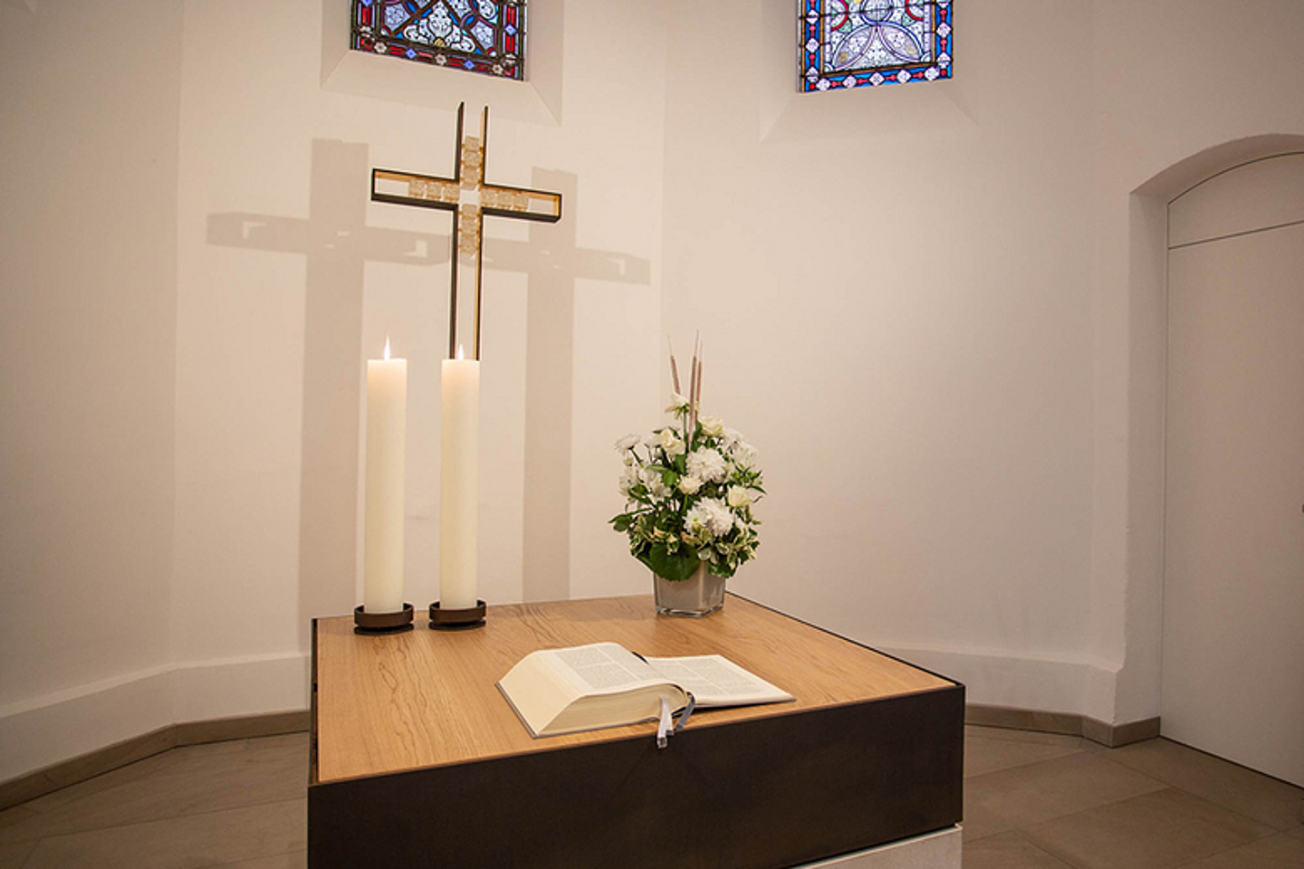 Der Altar in der Brunnenkirche in Hofgeismar.
