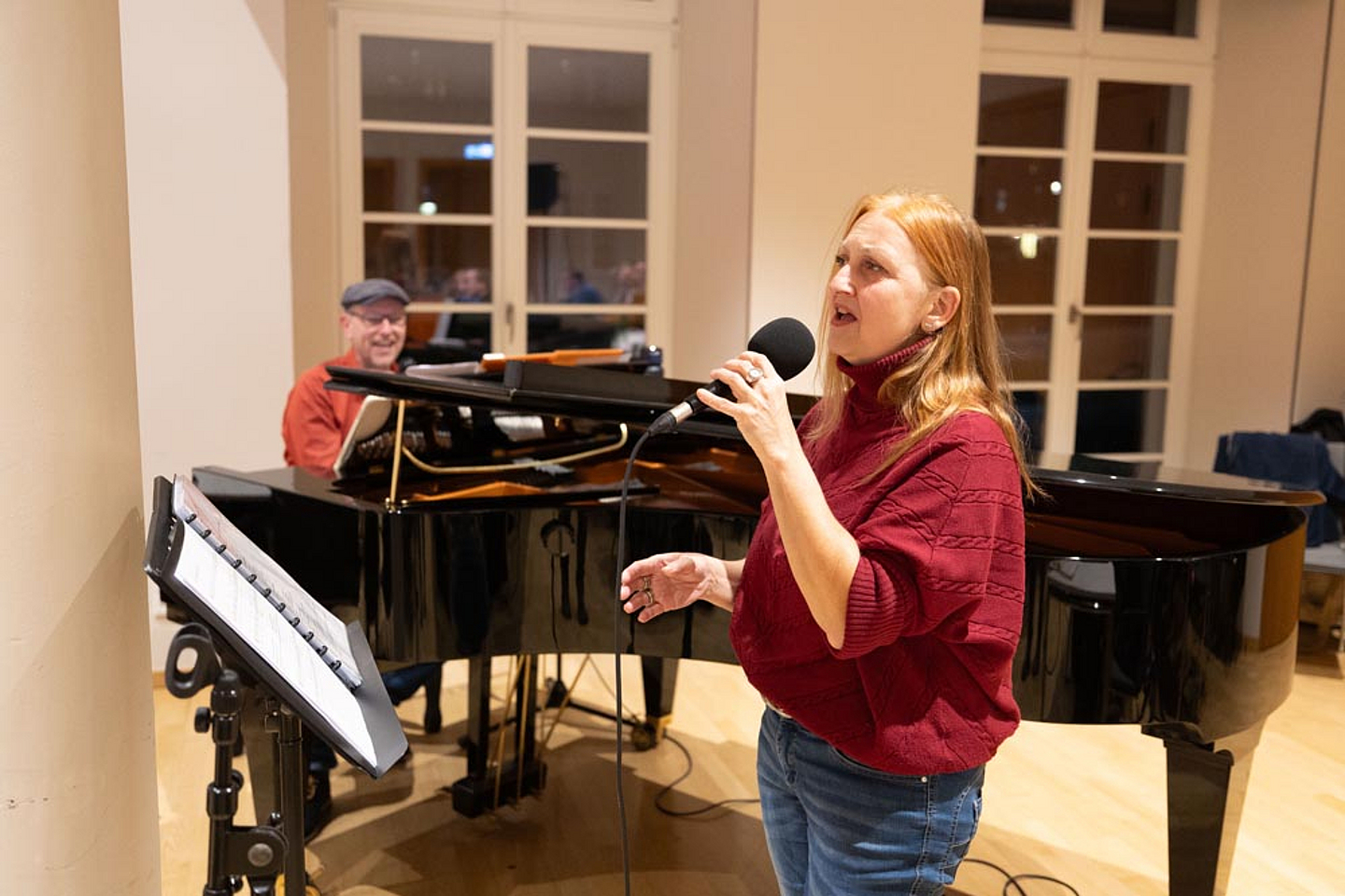 Musikalisch begleitet wurde die Veranstaltung durch Popkantor Peter Hamburger und Sängerin Silvia Kordes