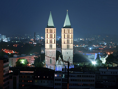 Die Kasseler Martinskirche wurde in der Bombennacht vom 22. Oktober 1943 stark beschädigt. Die Osanna-Glocke der Kirche läutet jedes Jahr an dem Abend der Nacht zur Erinnerung an die Ereignisse.