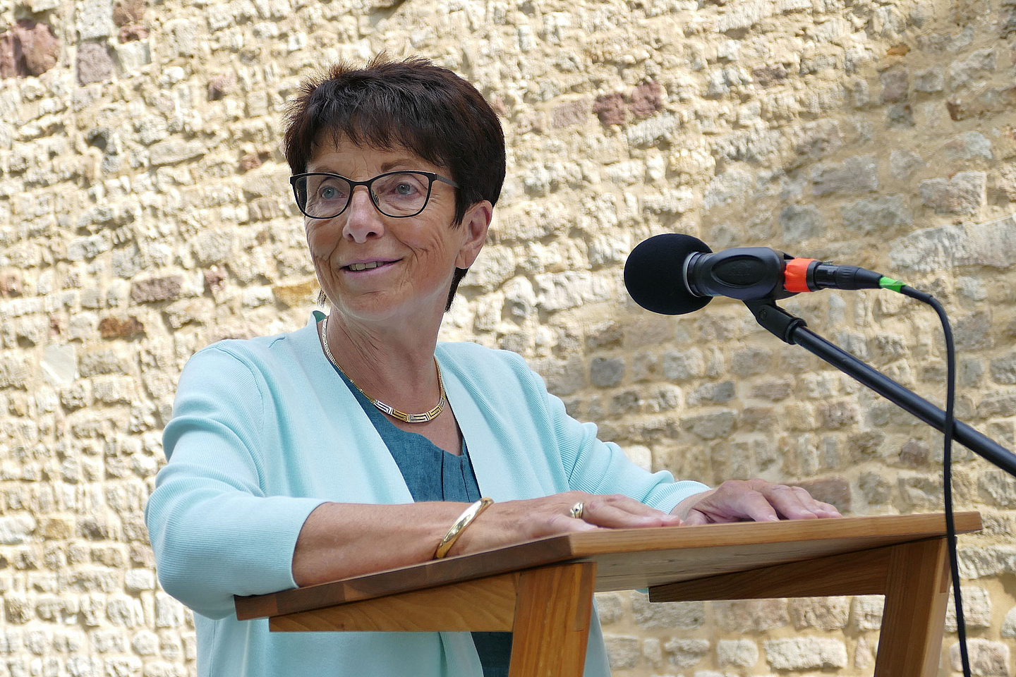 Dekanin i.R Carmen Jelinek