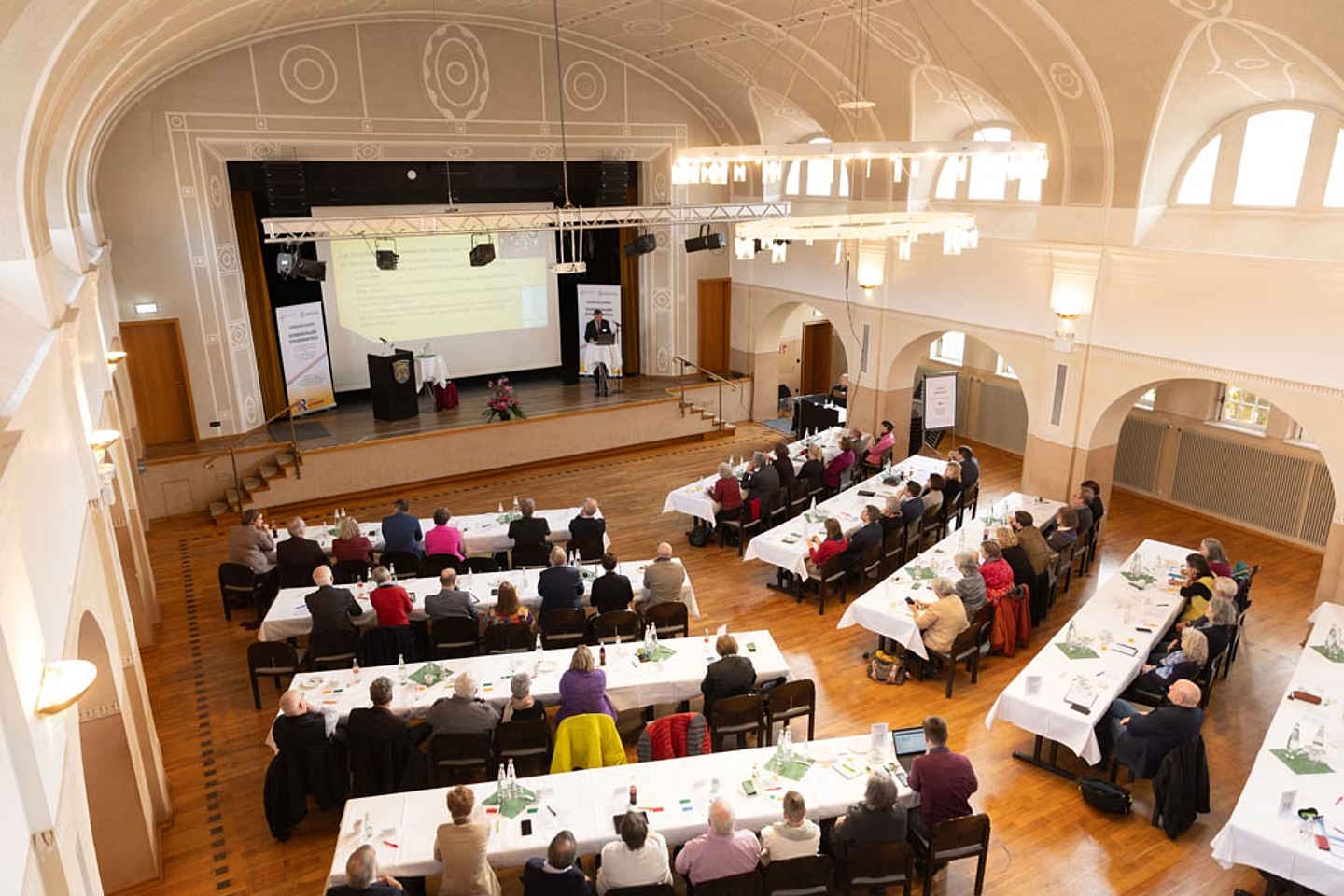 Studientag der Synoden von EKHN und EKKW in Homberg (Efze) Studientag der Synoden von EKHN und EKKW in Homberg (Efze)