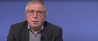 Vizepräsident Dr. Volker Knöppel bei der Vorstellung seines Finanzberichts. (Bildschirmfoto aus dem Livetream auf Youtube)