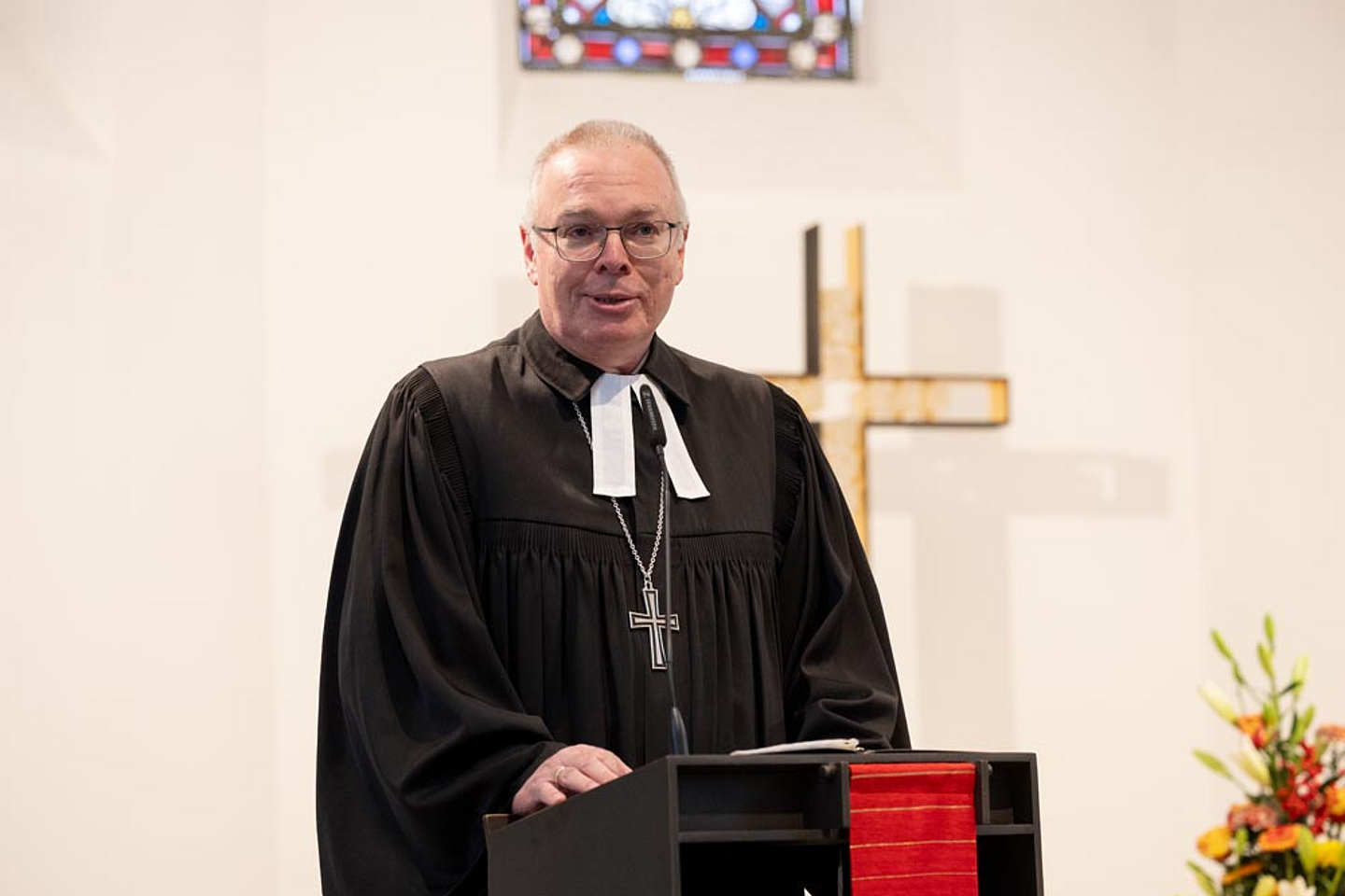 Prälat Burkhard zur Nieden - Eröffnungsdienst in der Brunnenkirche.