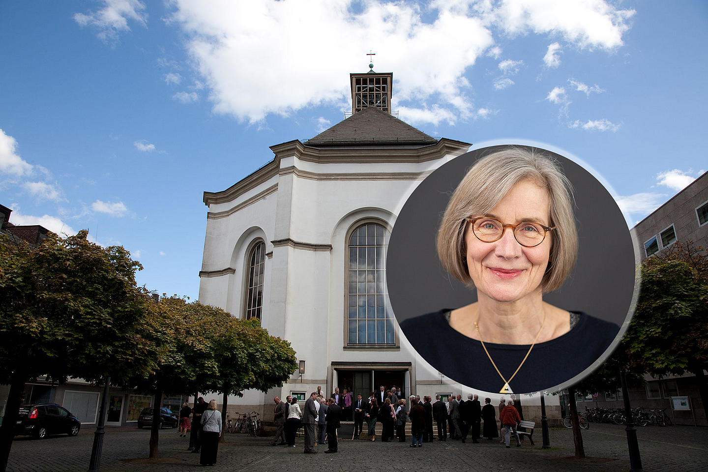 Das Foto zeigt die Kasseler Karlskirche und Pröpstin Katrin Wienold-Hocke