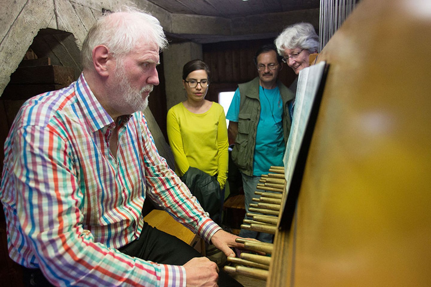 Ritter am Spieltisch des Carillons der Kasseler Karlskirche (Foto: medio.tv/Schauderna)