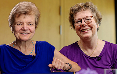 Auf dem Foto sind (v.l.n.r.) Prof. Dr. Ute Clement, Präsidentin der Universität Kassel, und Prof. Dr. Beate Hofmann, Bischöfin der Evangelischen Kirche von Kurhessen-Waldeck, zu sehen. (Bild: Stabsstelle Reformprozess)