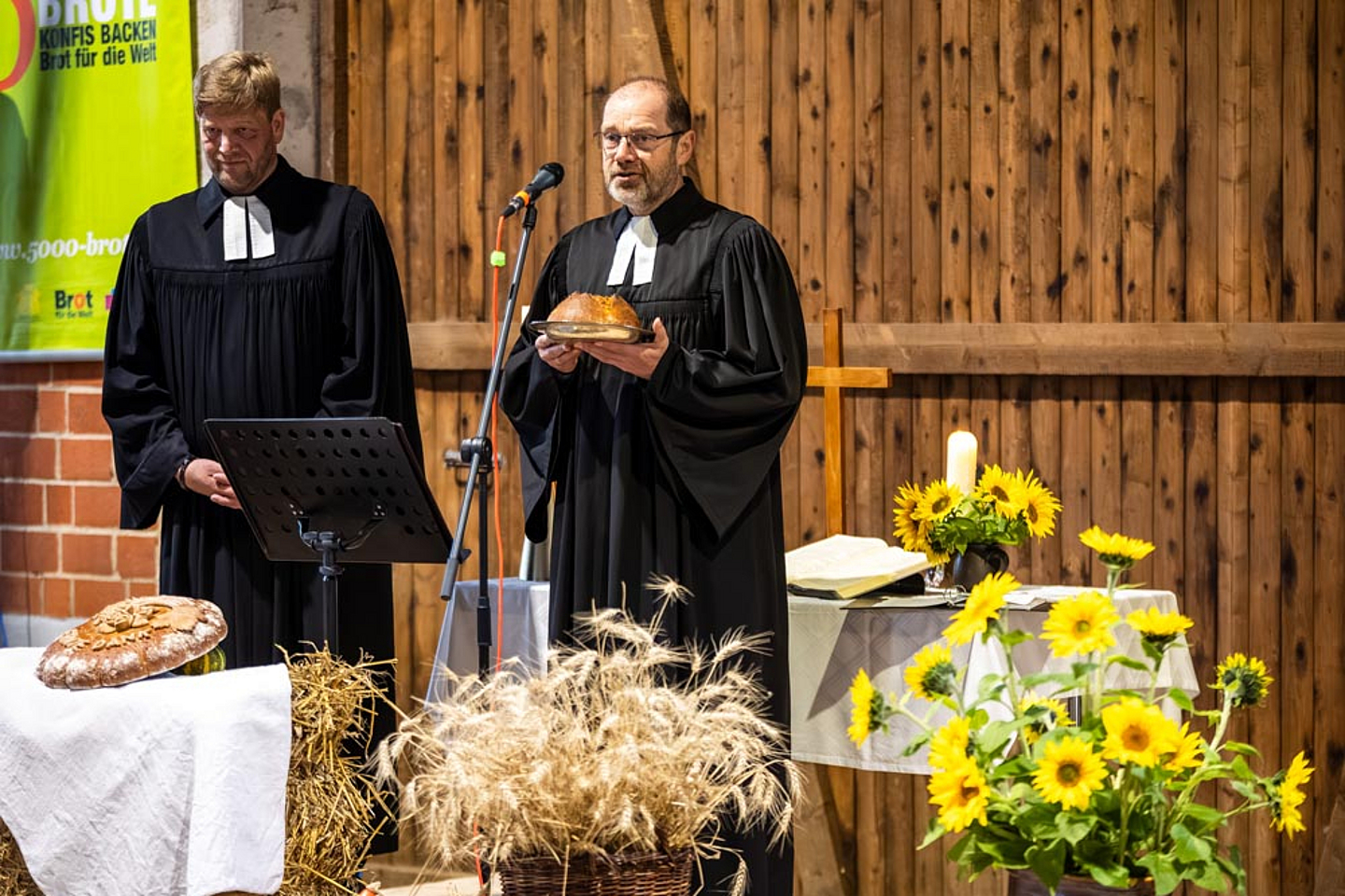 5.000 Brote - Konfis backen Brot für die Welt 5.000 Brote - Konfis backen Brot für die Welt - Eröffnungsgottesdienst am 28. September 2025 in Vellmar