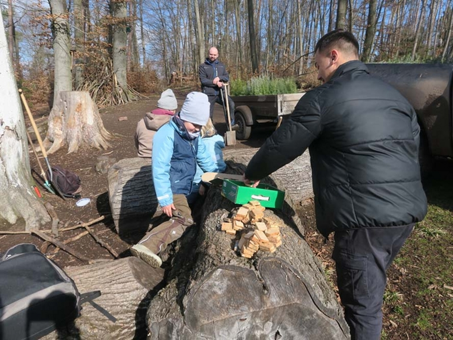 Pflanzaktion der Kita-Kinder der Kindertagesstätte Bad Arolsen am 18.3.2023. (Quelle: Albus)
