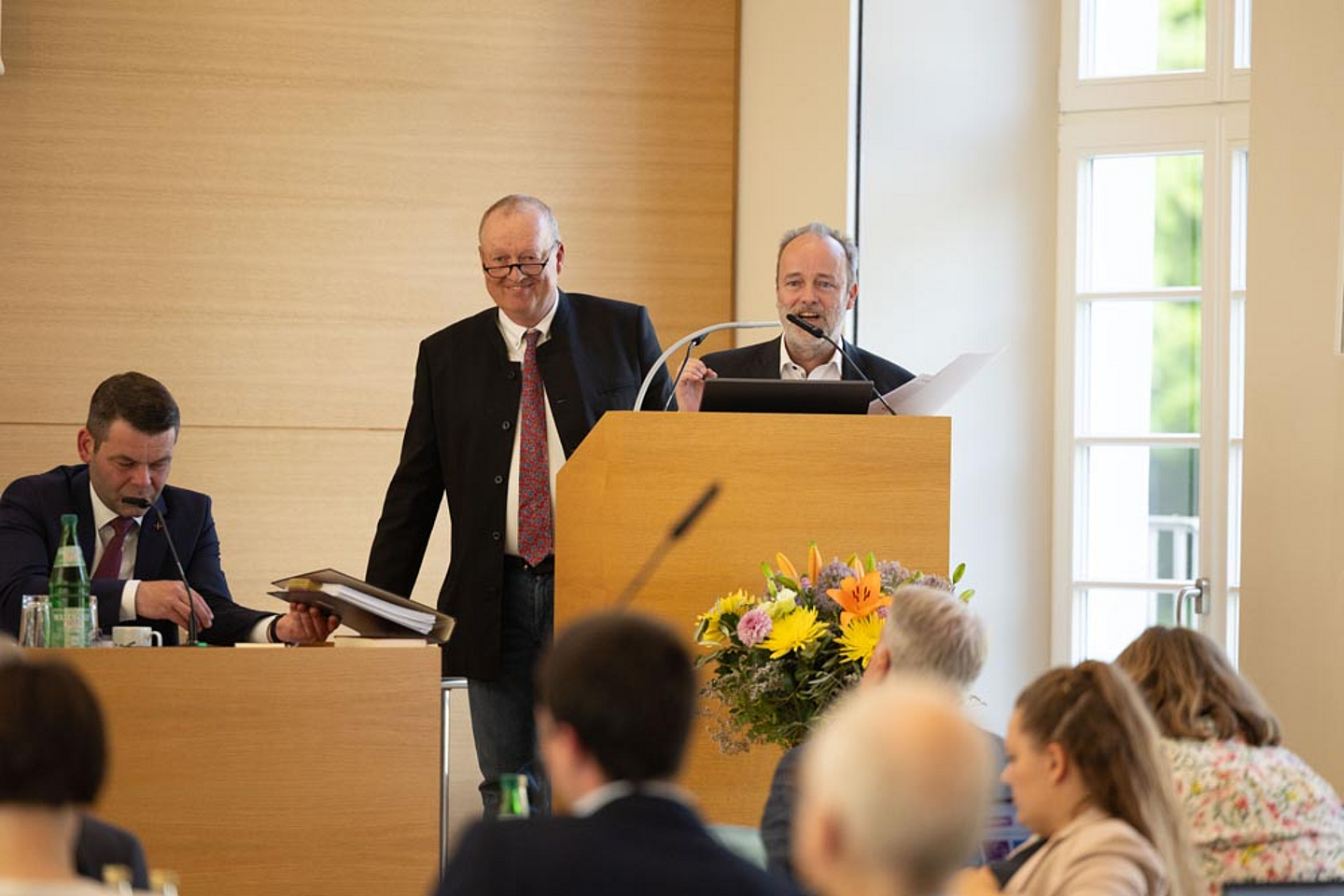 Der Synodale Andreas Kimm (r.) und der Synodale Rainer Reinke (l.)zum Jahresabschluss der EKKW