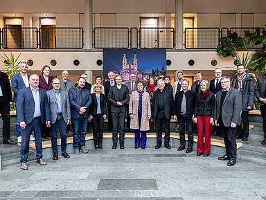 Die Teilnehmenden der Kirchenleitungen des Bistums Fulda und der Evangelischen Kirche von Kurhessen-Waldeck 
