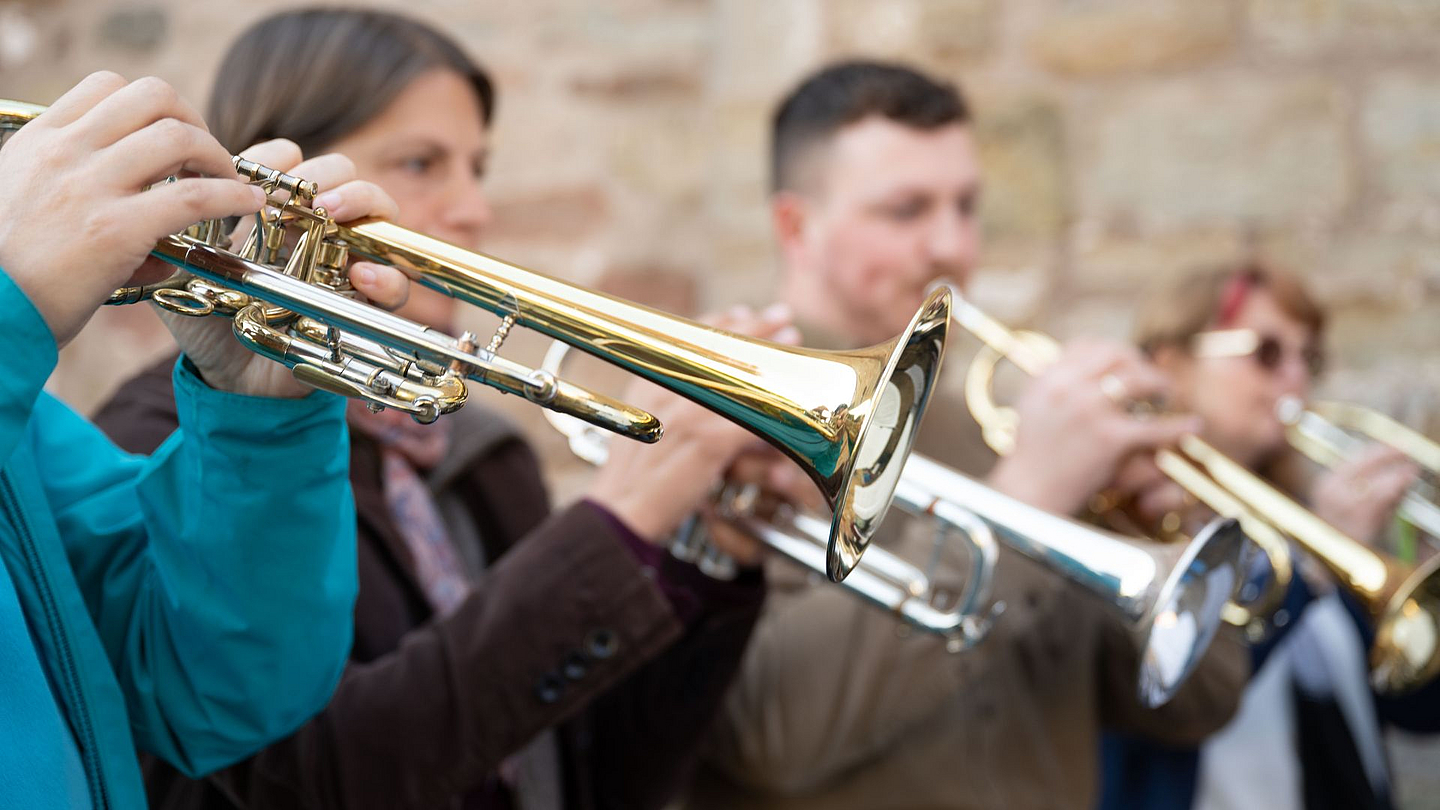 Musik, die verbindet: Am Pfingstmontag wird in Spangenberg gemeinsam musiziert. Eingeladen sind alle Bläserinnen und Bläser sowie Sängerinnen und Sänger. 