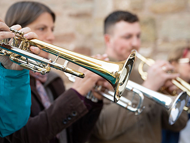 Musik, die verbindet: Am Pfingstmontag wird in Spangenberg gemeinsam musiziert. Eingeladen sind alle Bläserinnen und Bläser sowie Sängerinnen und Sänger. 
