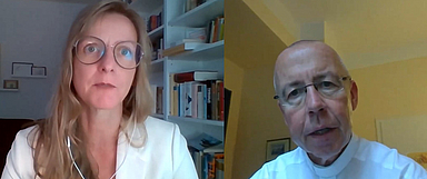 Studienleiterin Pfarrerin Christina Schnepel mit dem katholischen Pfarrer Peter Kossen aus Lengerich im Gespräch. (Bildschirmfoto)