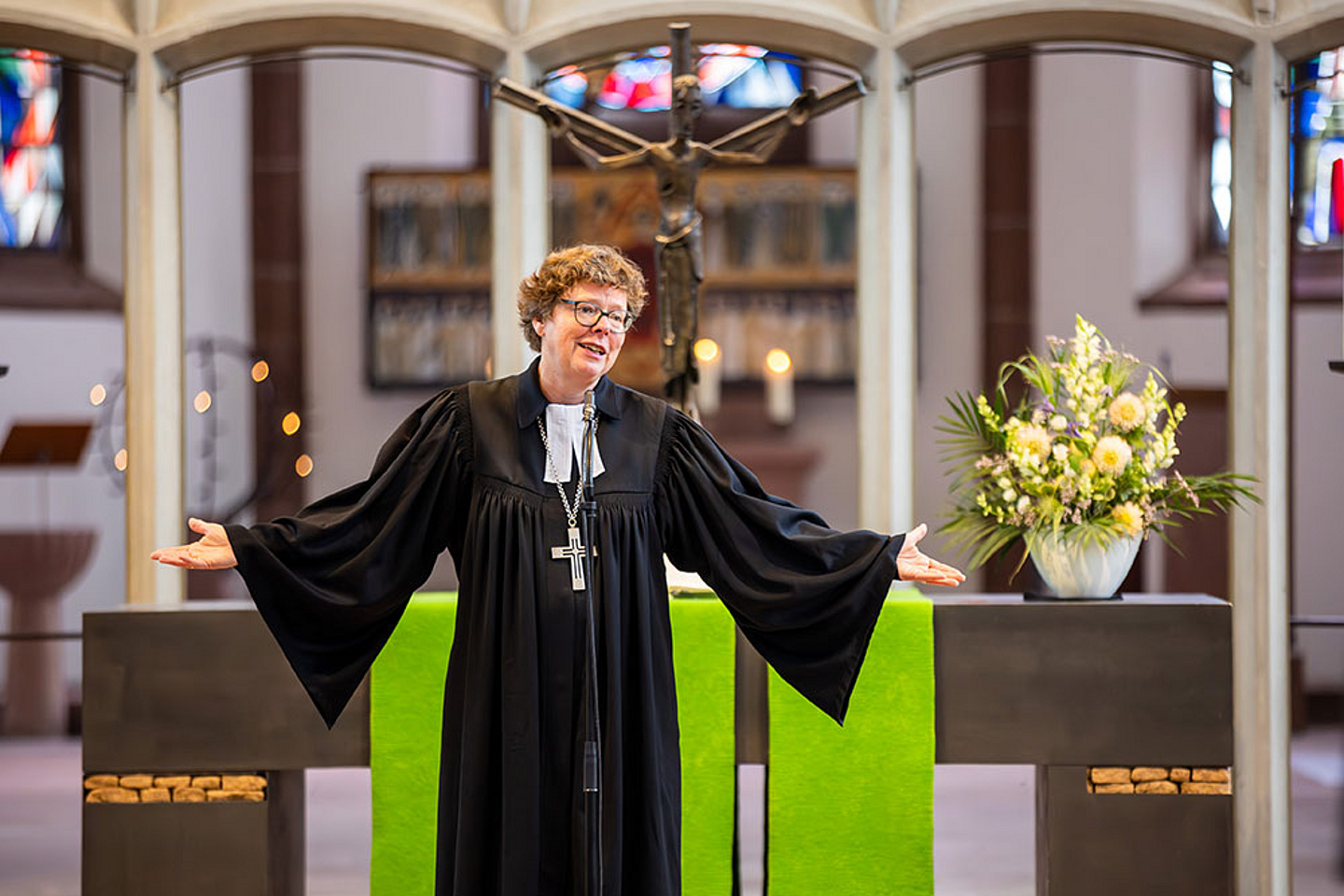 75 Jahre Grundgesetz: Gottesdienst in der Kasseler Martinskirche mit Bischöfin Dr. Beate Hofmann. Foto: Karsten Socher.