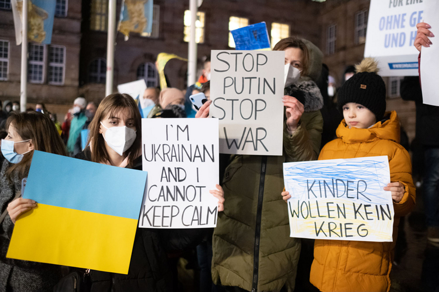 Frieden in der Ukraine - Friedensgebet Karlskirche und Kundgebung Rathaus Kassel