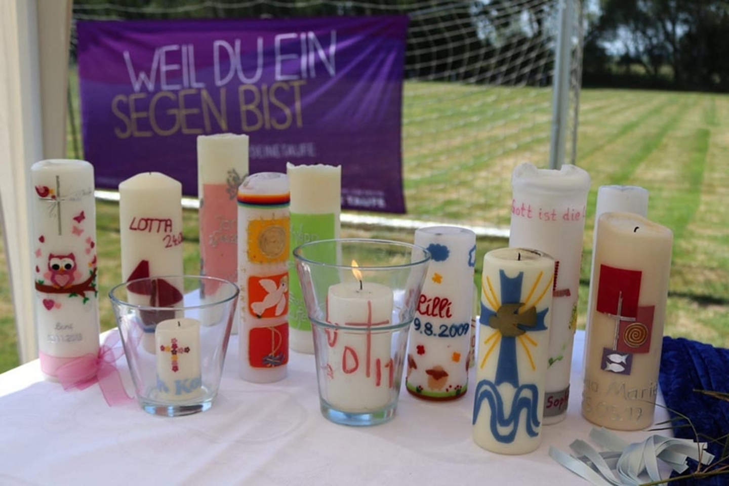 Tauffest und Tauferinnerung an der Efze in Unshausen. (Foto-Quelle: Pfarrerin Sabine Koch) 