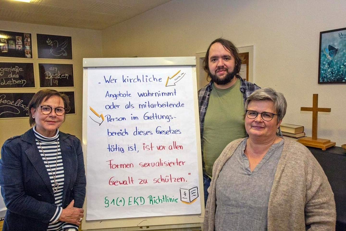 Gestalteten bereits ihre 6. Schulung im Kirchenkreis Kaufungen (v.l.): Annette Rothe, Jan Krämer, Britta Korinth - Präventionsschulung zum Thema «Sexualisierte Gewalt» in Vollmarshausen. (Foto: medio.tv/Dellit)