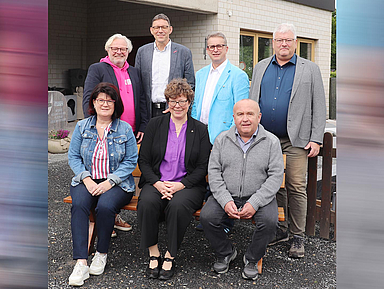 Die Teilnehmenden des Treffens im Steinmetzbetrieb Bollerhey in Schauenburg