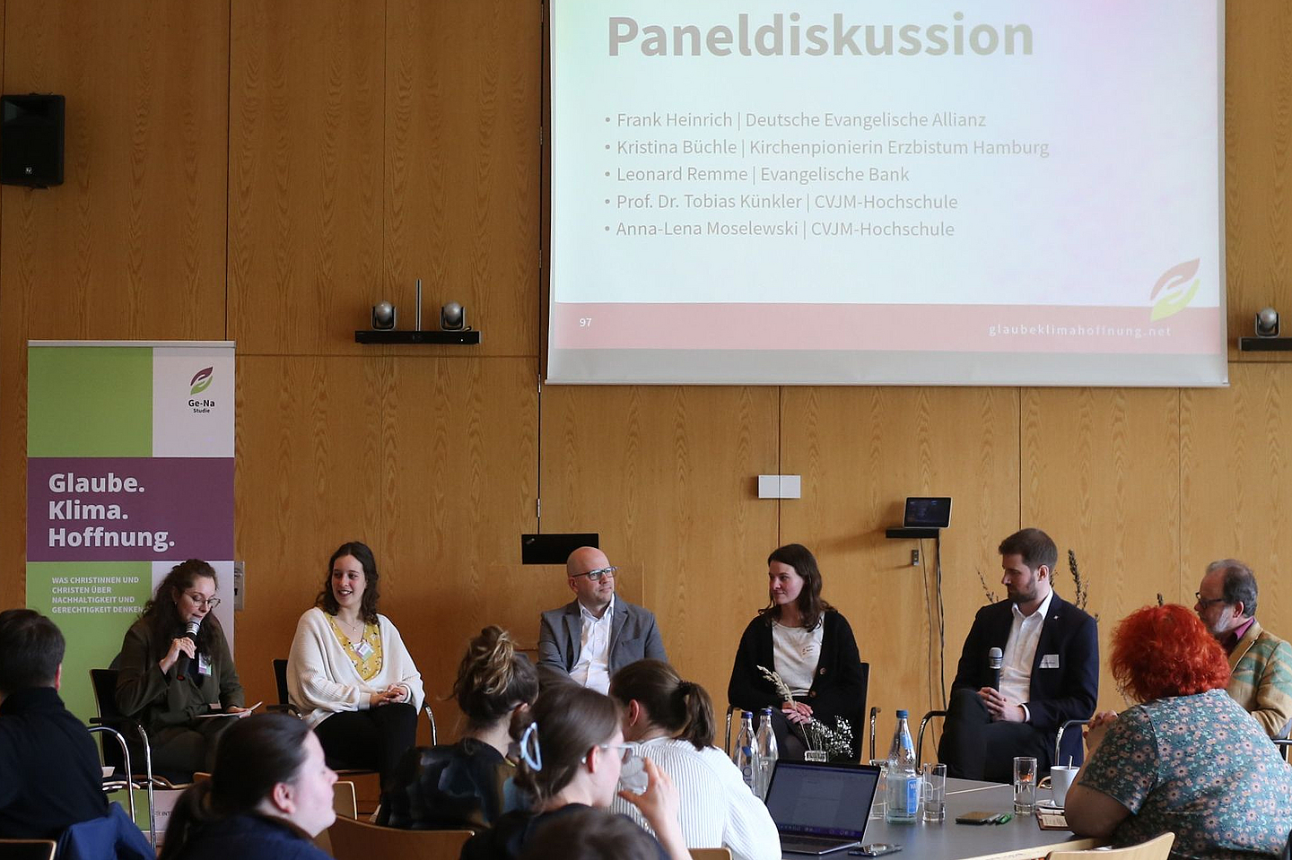 Panel-Diskussion zur Einordnung der Studienergebnisse.