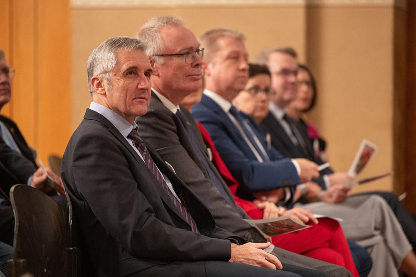 Links im Bild: Gastredner Frank Richter (Politiker, Theologe, früherer Bürgerrechtler und ehemaliger Direktor der Sächsischen Landeszentrale für politische Bildung) Links im Bild: Gastredner Frank Richter (Politiker, Theologe, früherer Bürgerrechtler und ehemaliger Direktor der Sächsischen Landeszentrale für politische Bildung)