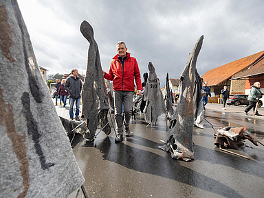 Unser Foto zeigt die Gedenkperformance am 30. März 2025 in Aufenau. 
