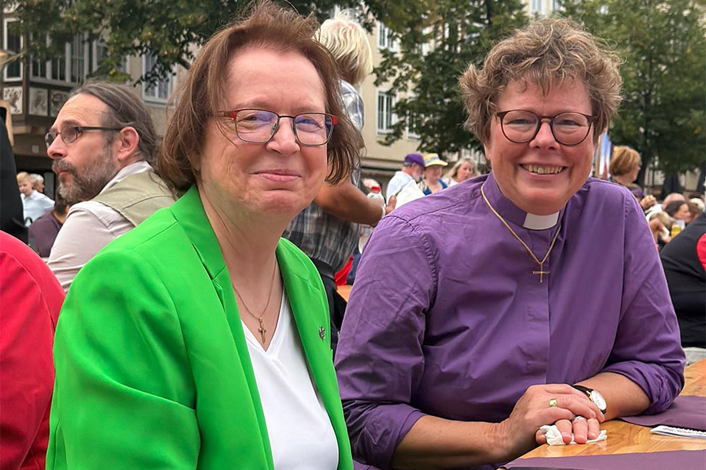 Bischöfin Dr. Beate Hofmann (r.) mit Ulrike Scherf, Stellvertretende Kirchenpräsidentin der EKHN