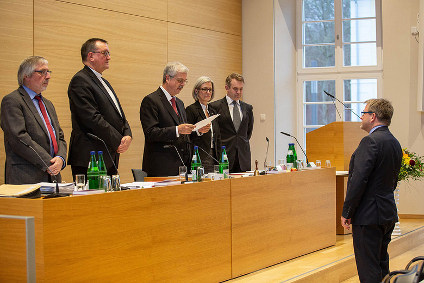 Vereidigung des neuen Synodalen Dr. Stephan Wiegand.