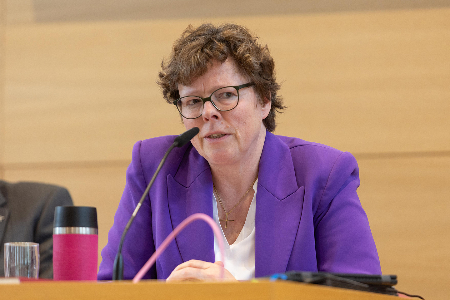 Bischöfin Dr. Beate Hofmann - Aussprache zum Bericht von Pfarrer Matthias Schwarz (Betroffenenvertretung im Beteiligungsforum Sexualisierte Gewalt in der EKD)