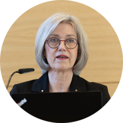 Portraitfoto von Dr. Isabel Schneider-Wölfinger