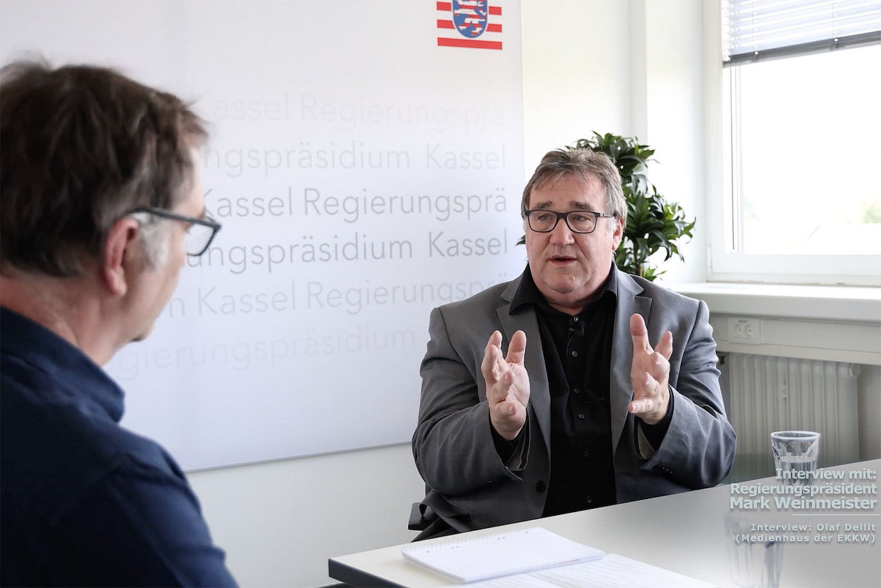 Mark Weinmeister (r.) im Gespräch mit Medienhaus-Redakteur Olaf Dellit. Mark Weinmeister (r.) im Gespräch mit Medienhaus-Redakteur Olaf Dellit.