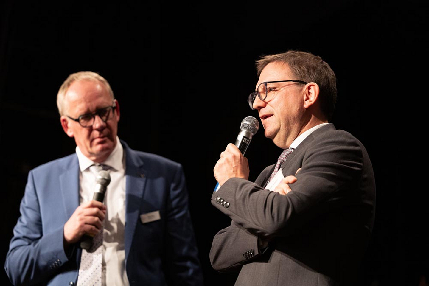 Impuls Dr. Stefan Ruppert (r., Vorstand von B. Braun), interviewt durch Pfarrer Bendix Balke (l.) Impuls Dr. Stefan Ruppert (r., Vorstand von B. Braun), interviewt durch Pfarrer Bendix Balke (l.)