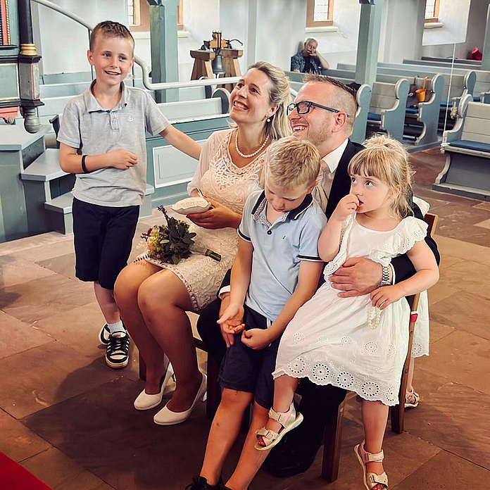 Lisa und Nikitas Teoharis mit ihren Kindern Paul, Karl, Lotte und Lene