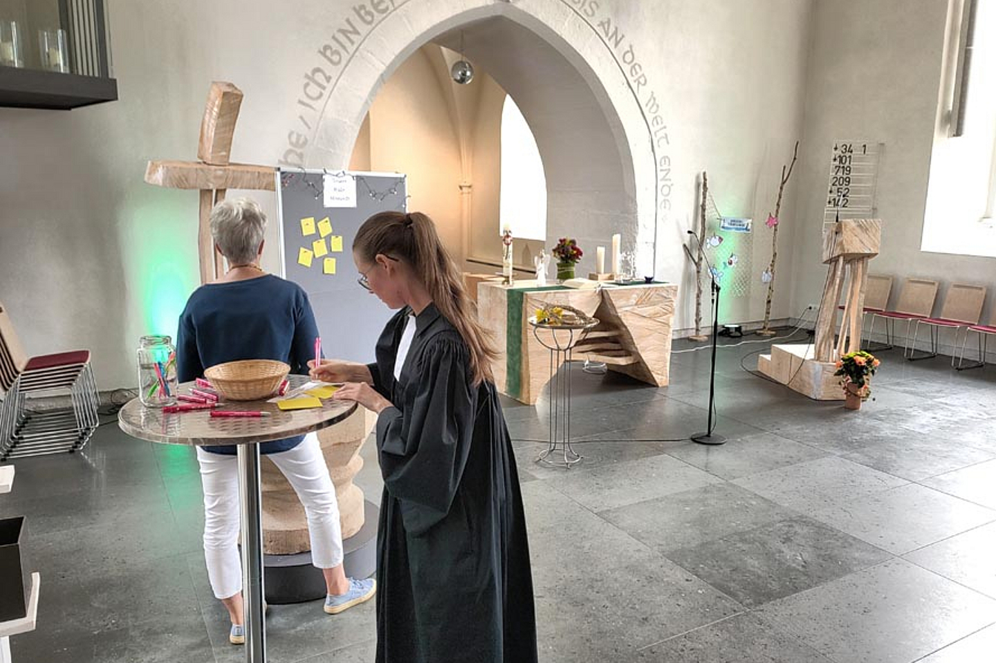 Impressionen vom Hit-From-Heaven Gottesdienst mit Pfarrerin Tabea Schmitt in Bad Emstal-Sand