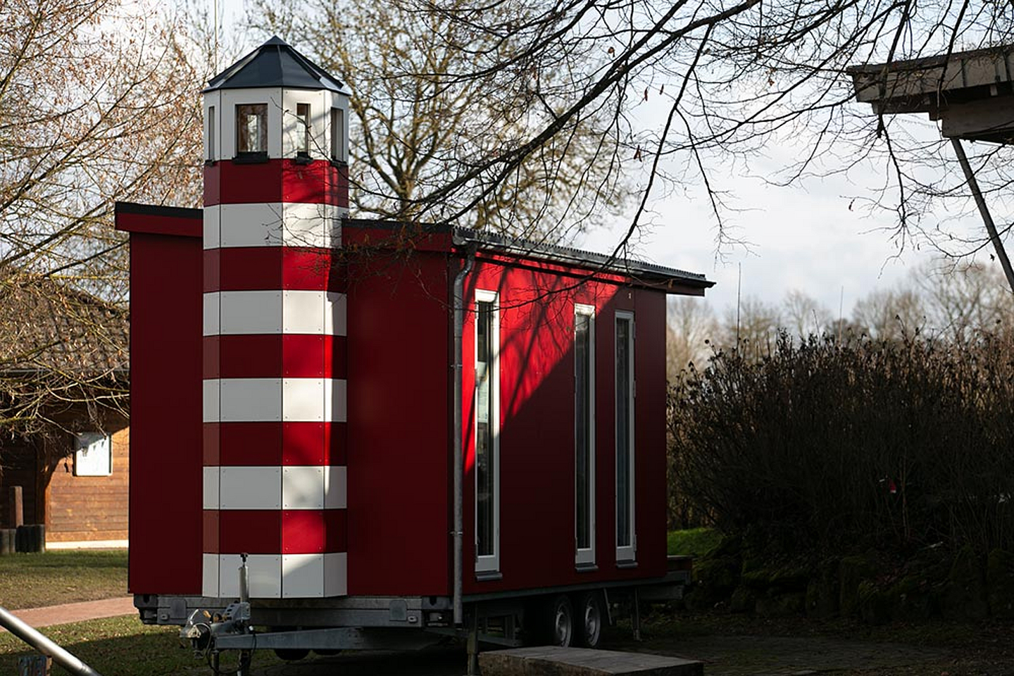 Das besondere tiny house auf dem Gelände der Schule