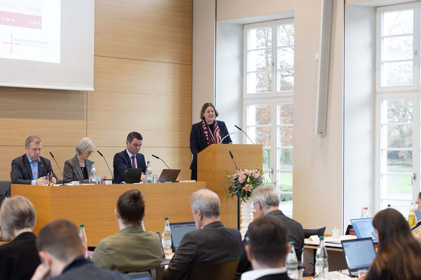 Finanzbericht durch Vizepräsidentin Dr. Katharina Apel