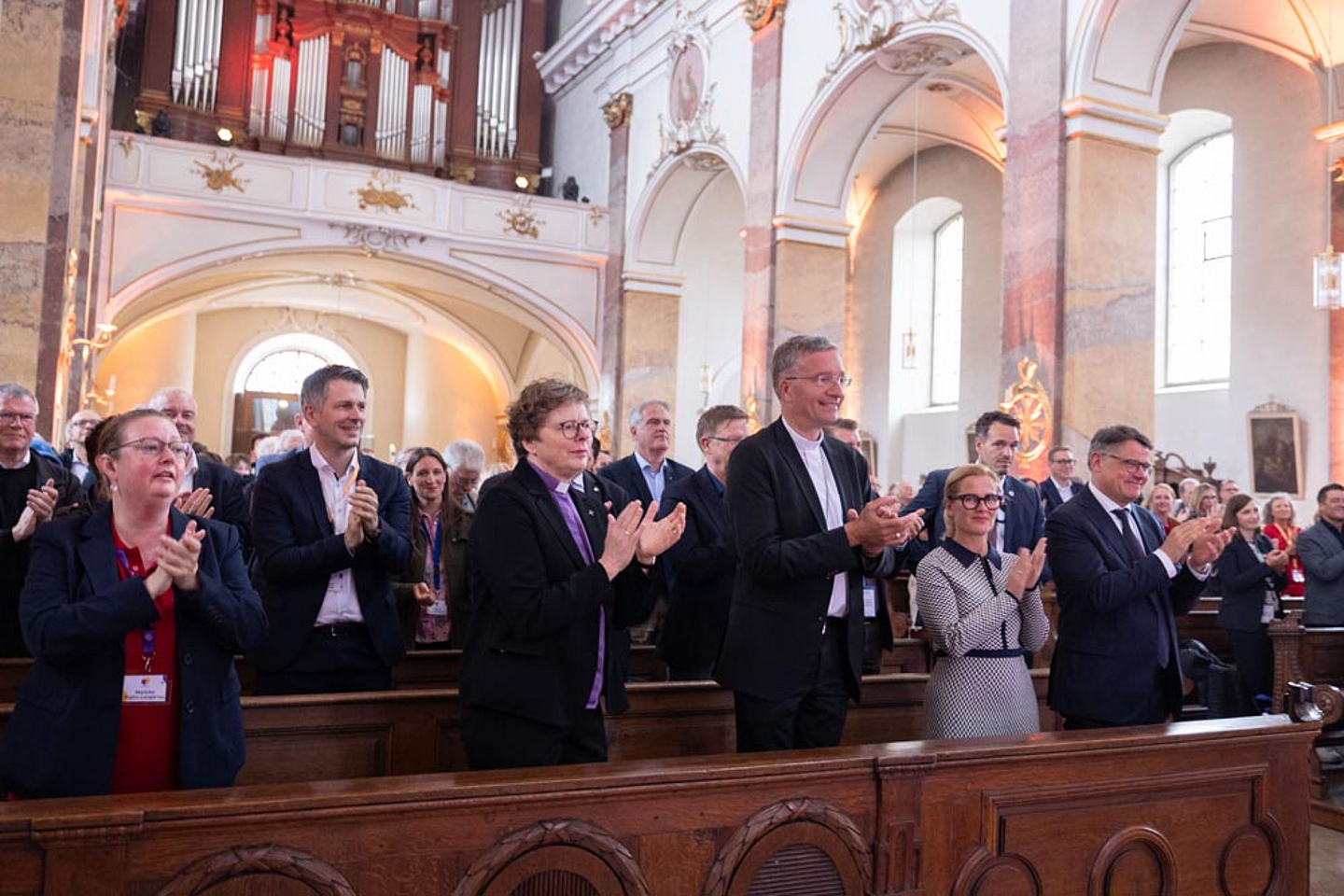Standing Ovations für die Bühnenshow mit der Musicaldarstellerin Debora Ochoa 