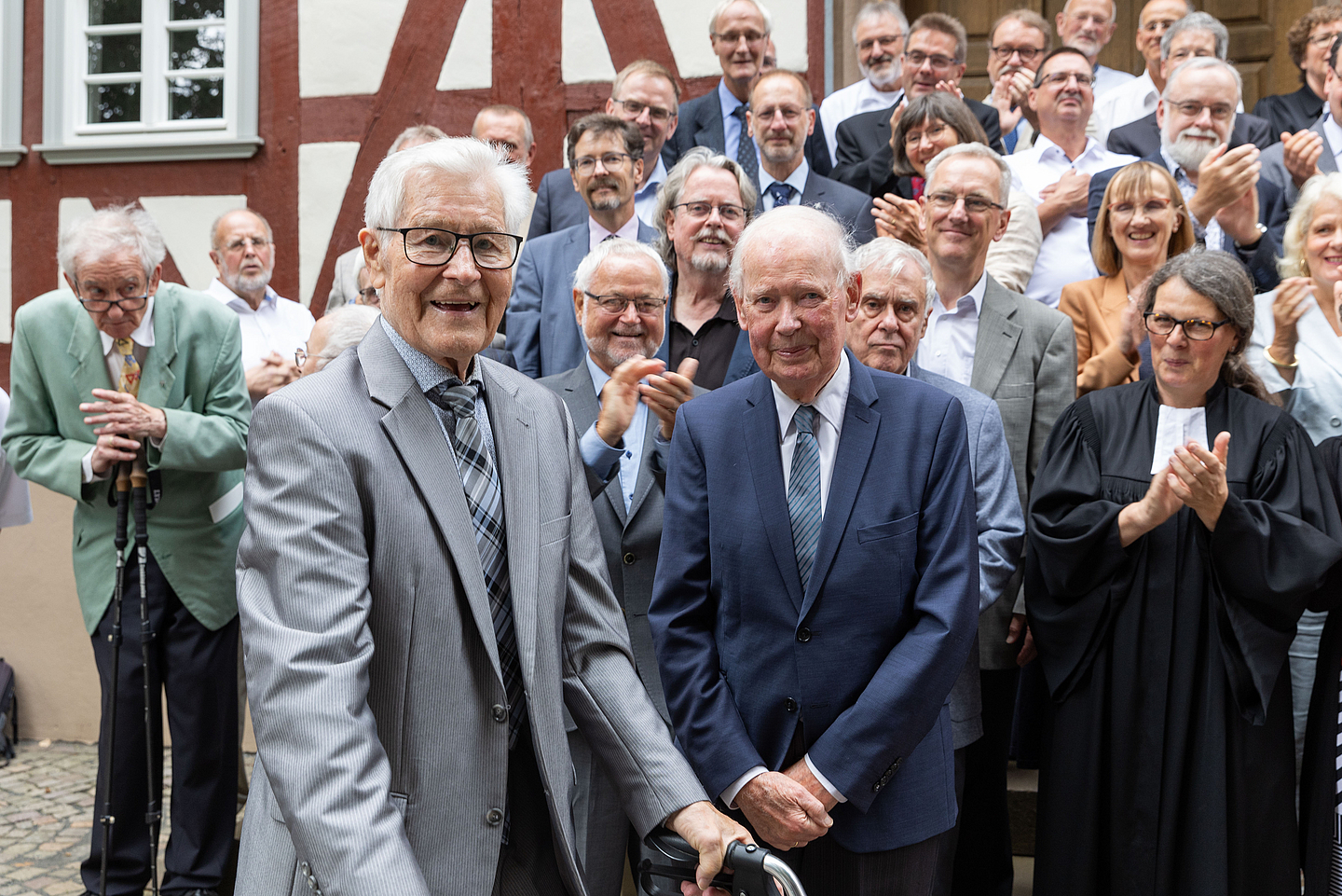 Applaus für zwei Jubilare der Jahrgänge 1959 und 1964