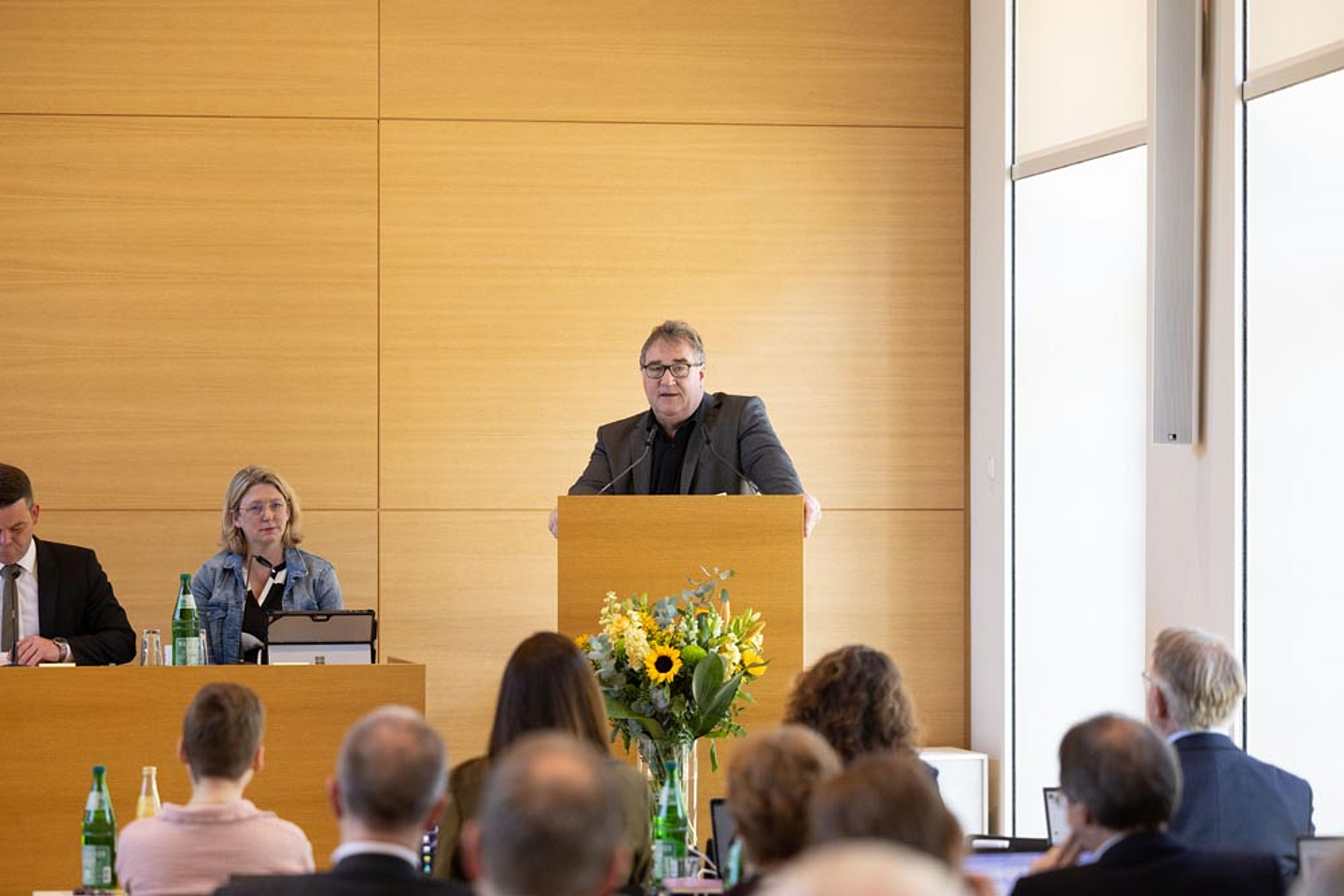 Grußwort von Regierungspräsident Mark Weinmeister