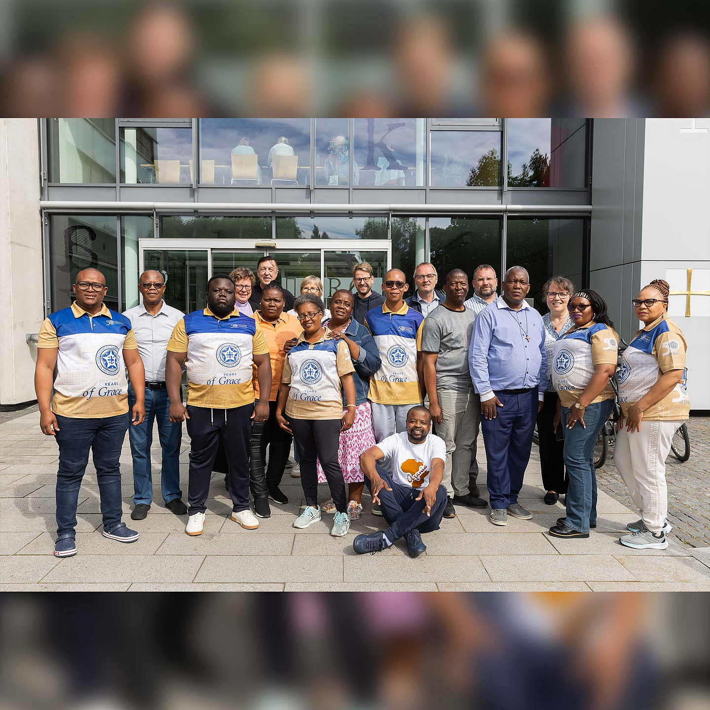 Zu den internationalen Gästen gehörten zwölf Delegierte aus den Partnerschaften der EKKW. Unser Foto entstand während des Besuchs bei Bischöfin Dr. Beate Hofmann im Kasseler Haus der Kirche.