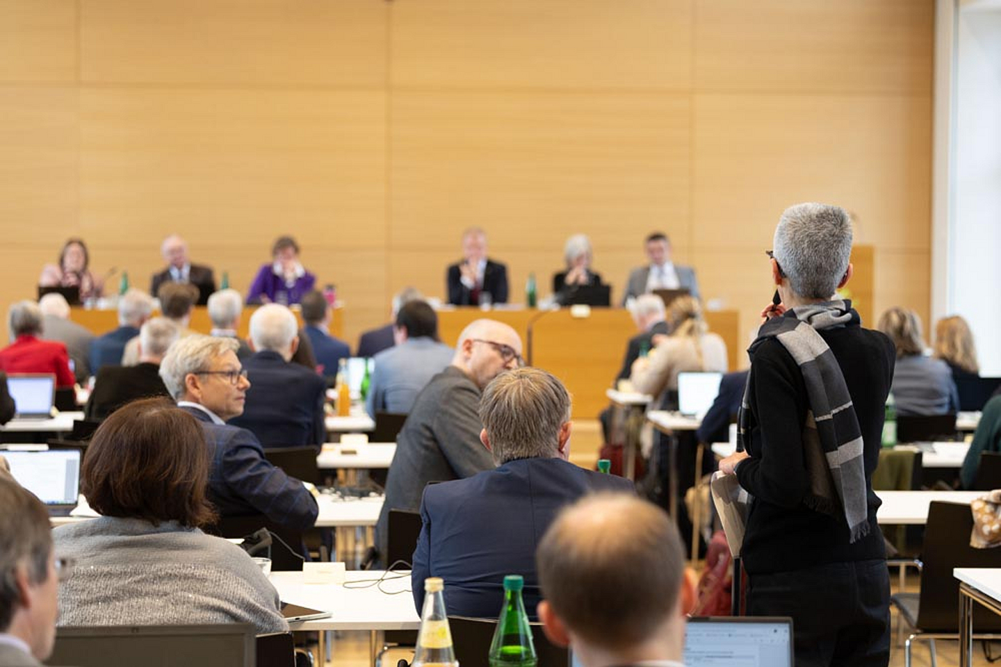 Die Synodale Silvia Scheffer: Erste Aussprache zum Bericht der Bischöfin