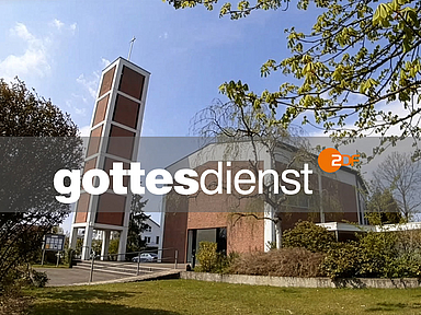 Die Lukas- und Pauluskirche gehört mit der Richtsberggemeinde zur Evangelischen Immanuel-Kirchengemeinde in Marburg. Die Pauluskirche und das Gemeindehaus wurden am Ostermontag 1963 feierlich eingeweiht.