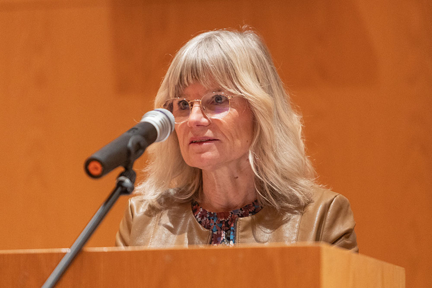 Sonderpreis für das Magazin blick in die kirche: Laudatorin Bettina Schaefer, hr/Fernsehredaktion, Kassel 