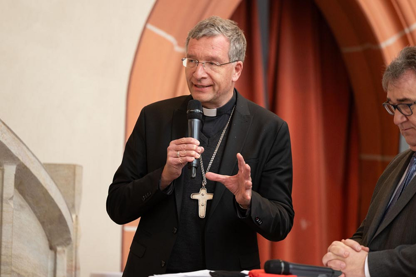 Bischof Dr. Michael Gerber vom Bistum Fulda Bischof Dr. Michael Gerber vom Bistum Fulda