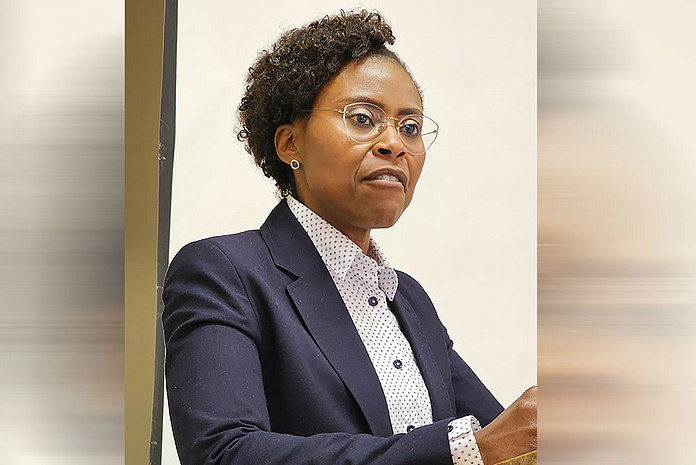 Anda Nkosi aus Südafrika von der Evangelischen Mission in Solidariät (EMS) bei ihrer Keynote zu Empowerment.