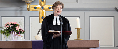 Prof. Dr. Beate Hofmann im Gottesdienst am Palmsonntag in der evangelischen Kirche Langenselbold. (Foto: medio.tv/Schauderna)