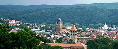 Blick auf Bad Hersfeld mit der Stadtkirche. (Foto: Wikipedia/2micha)
