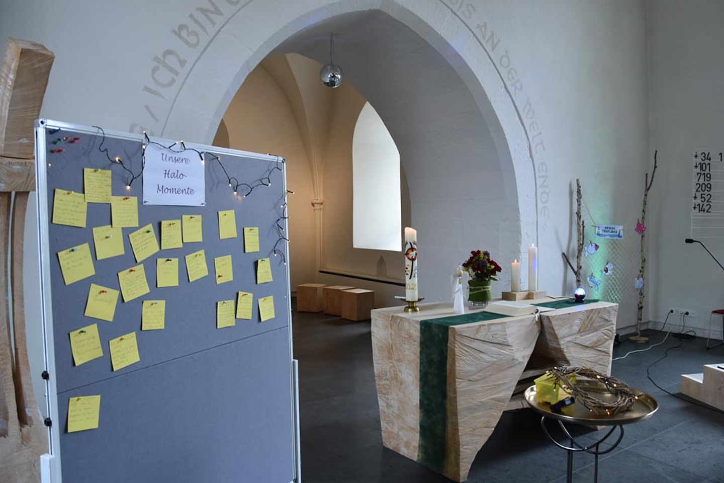 Impressionen vom Hit-From-Heaven Gottesdienst mit Pfarrerin Tabea Schmitt in Bad Emstal-Sand